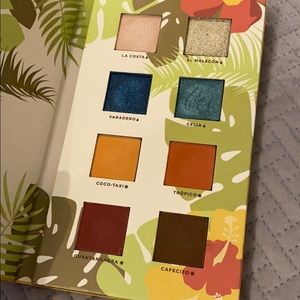 Alamar eyeshadow palette